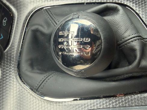 Used 2015 Dodge Challenger SRT Hellcat image 31