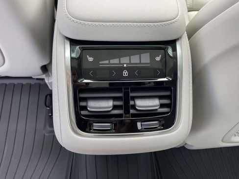 New 2026 Volvo XC90 B6 Ultra w/ Protection Package Premier AWD/4WD image 6