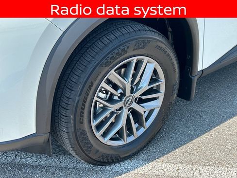 Used 2026 Nissan Rogue S FWD image 11