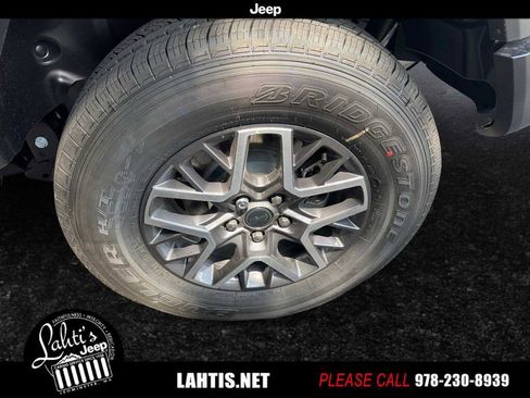 New 2025 Jeep Wrangler Unlimited Sahara image 8