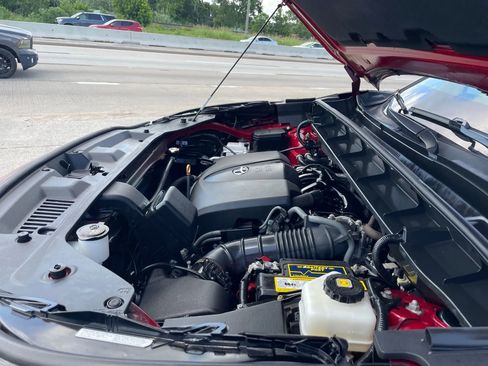 Used 2022 Toyota Highlander XLE image 6