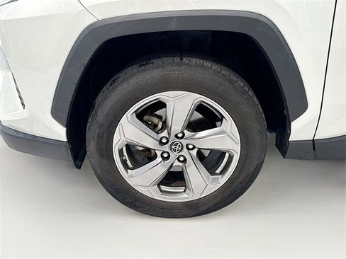 Used 2019 Toyota RAV4 Limited image 27