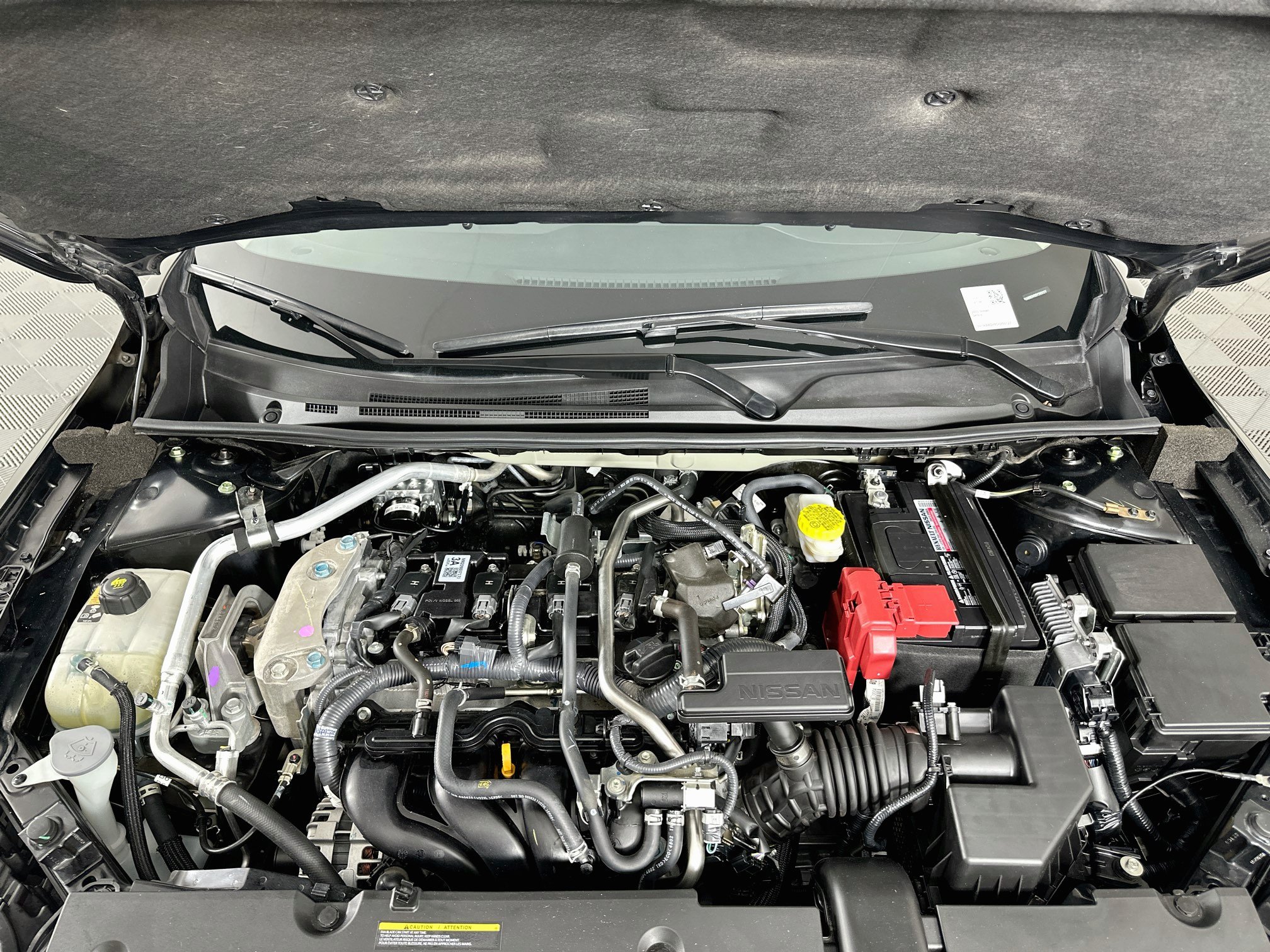 Used 2025 Nissan Sentra SR w/ Midnight Edition FWD image 31