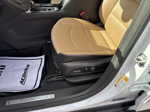 Used 2024 Chevrolet Equinox Premier image 17