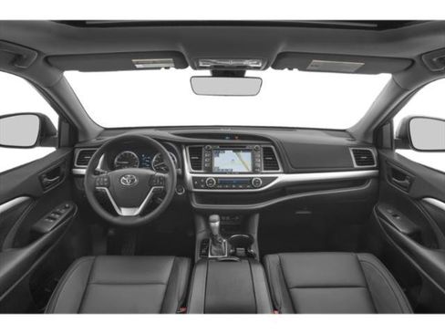 Used 2019 Toyota Highlander XLE FWD image 8