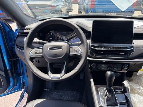 New 2025 Jeep Compass Latitude w/ Altitude Special Edition image 7