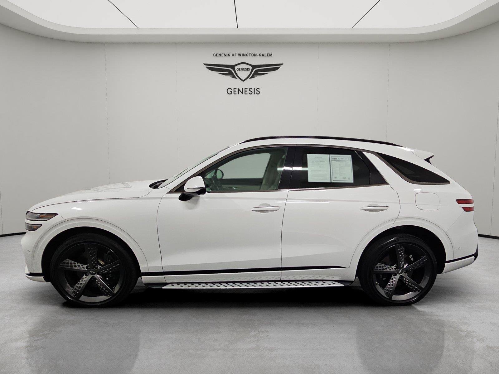 Used 2025 Genesis GV70 3.5T Sport w/ Sport Advanced Package AWD/4WD image 2