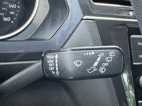 Used 2020 Volkswagen Tiguan S FWD image 31