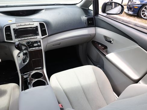 Used 2011 Toyota Venza FWD image 28