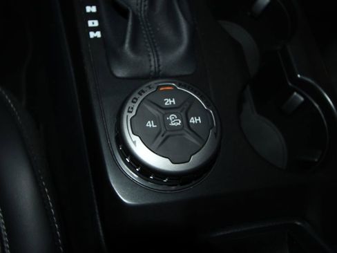 Used 2025 Ford Bronco Outer Banks image 18