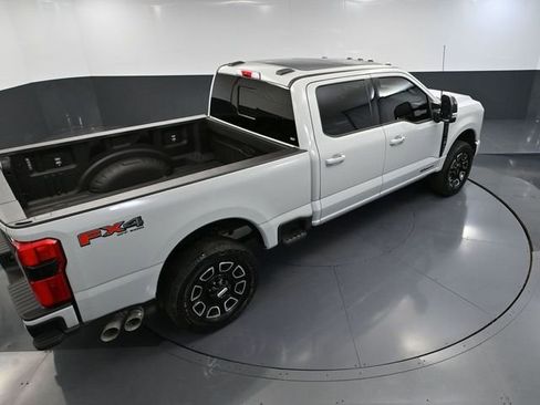 Used 2025 Ford F250 Platinum w/ FX4 Off-Road Package image 61