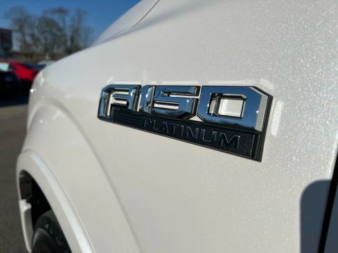 Used 2016 Ford F150 Platinum w/ Equipment Group 701A Luxury image 9