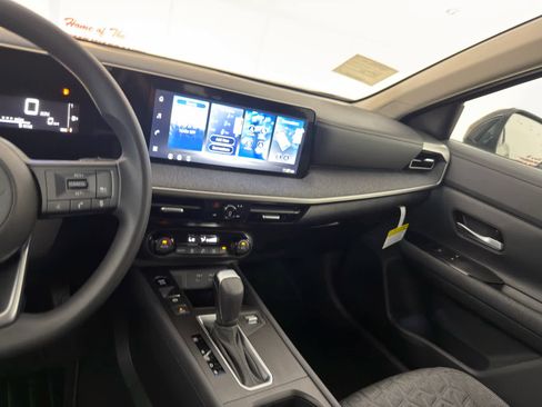 New 2026 Nissan Kicks SV w/ Interior Electronics Package FWD image 18