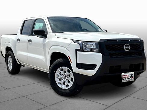 Used 2025 Nissan Frontier S RWD image 2