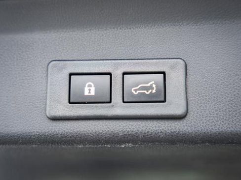 Used 2022 Subaru Ascent Limited image 13