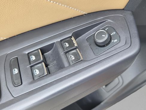 Used 2021 Volkswagen Atlas Cross Sport SE image 27