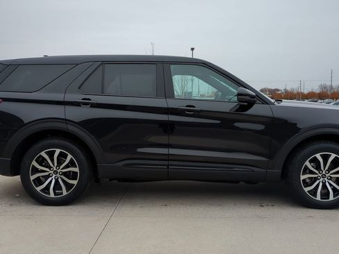 Certified 2021 Ford Explorer ST image 8