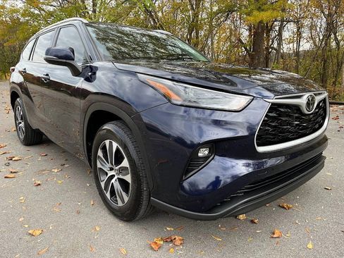 Used 2023 Toyota Highlander XLE image 35