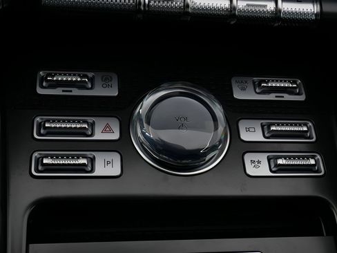 Used 2025 Lincoln Nautilus Reserve AWD/4WD image 26