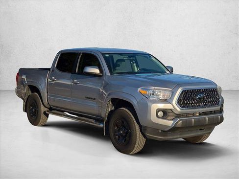 Used 2016 Toyota Tacoma SR5 RWD image 3