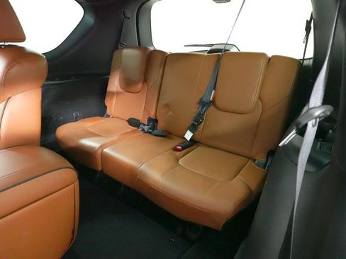 Used 2023 INFINITI QX80 Sensory w/ All-Season Package AWD/4WD image 29
