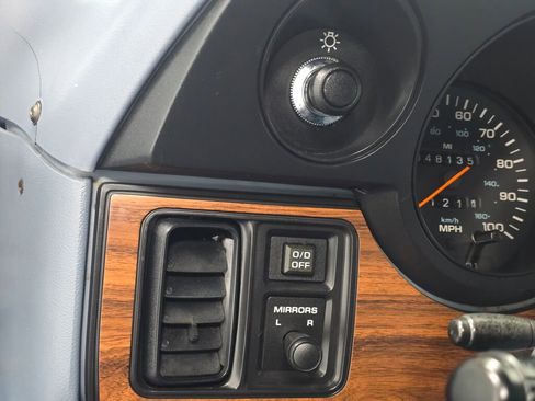 Used 1991 Dodge B2500 image 92