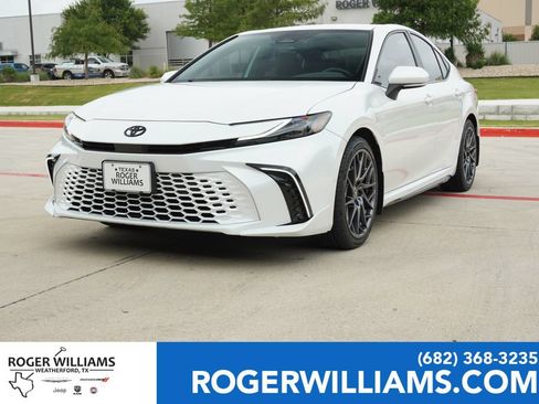 Used 2025 Toyota Camry XSE FWD image 1