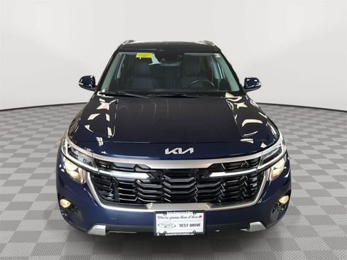 Used 2024 Kia Seltos EX AWD/4WD image 2