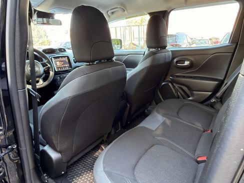 Used 2023 Jeep Renegade Altitude image 22