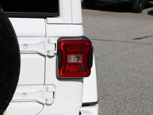 Used 2024 Jeep Wrangler High Altitude AWD/4WD image 6