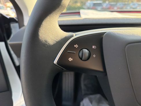 Used 2025 Tesla Model 3 Long Range image 8