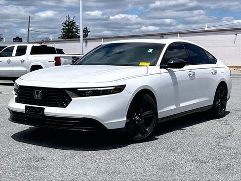 Used 2024 Honda Accord Sport image 2