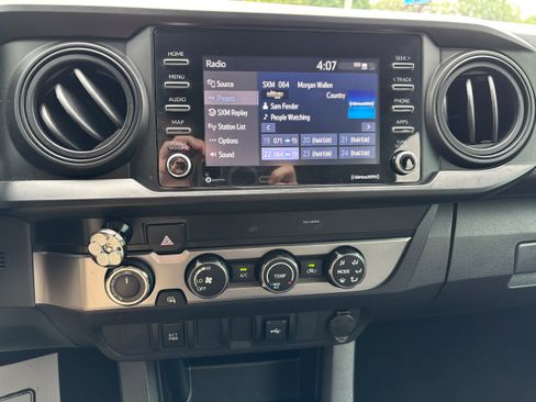 Used 2020 Toyota Tacoma SR AWD/4WD image 23