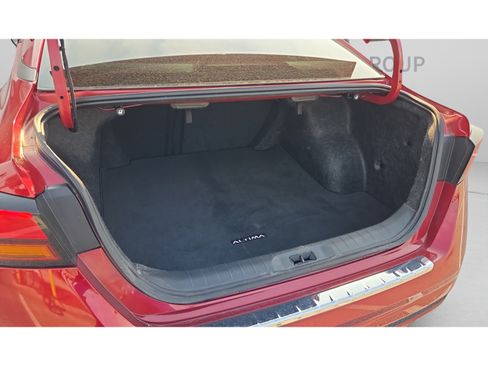 Used 2023 Nissan Altima 2.5 SV FWD image 14