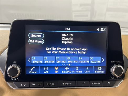 New 2025 Nissan Sentra SV w/ SV Premium Package image 12