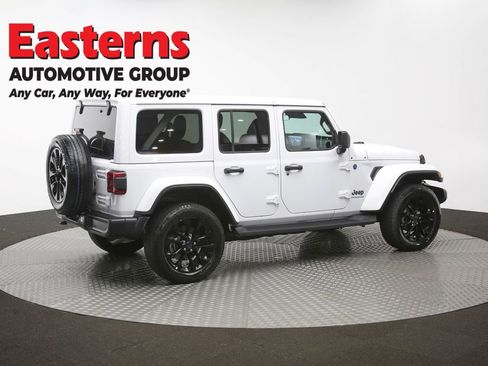 Used 2025 Jeep Wrangler Unlimited Sahara AWD/4WD image 38