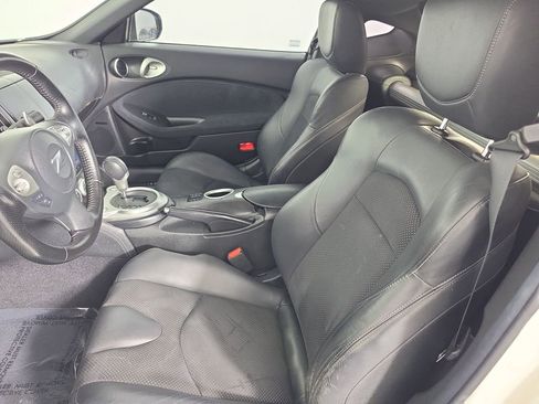 Used 2011 Nissan 370Z Touring RWD image 8