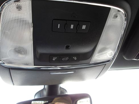 Used 2019 Jeep Grand Cherokee Limited AWD/4WD image 22