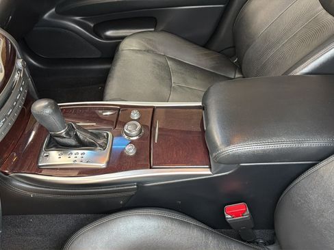 Used 2011 INFINITI M37 w/ Premium Pkg RWD image 26