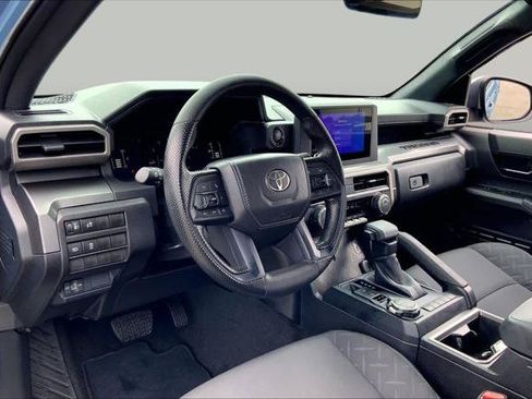 Certified 2026 Toyota Tacoma SR5 AWD/4WD image 17