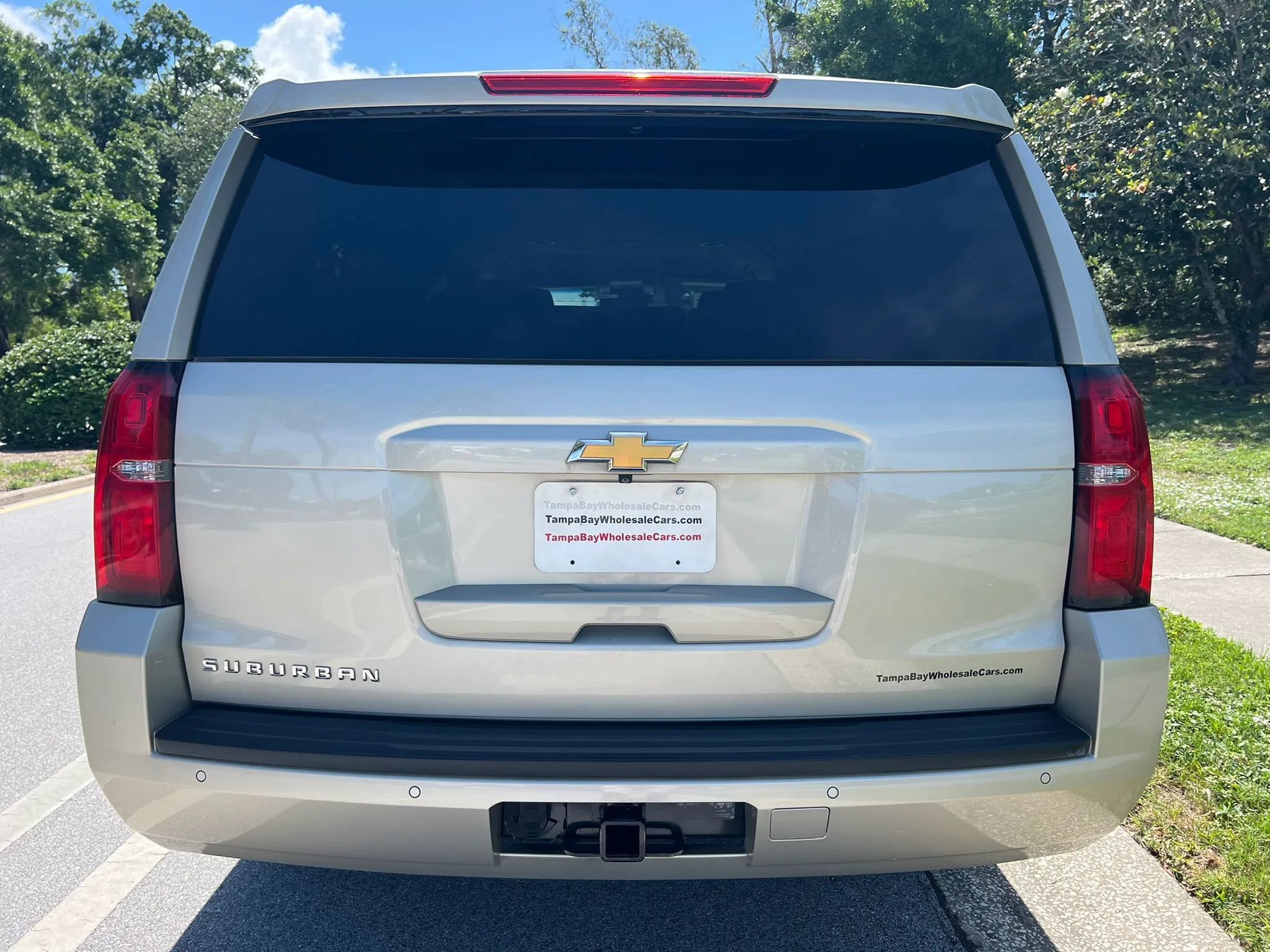 Used 2016 Chevrolet Suburban LT RWD image 9