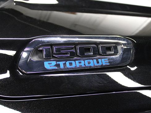 New 2026 RAM 1500 4x4 Crew Cab image 39
