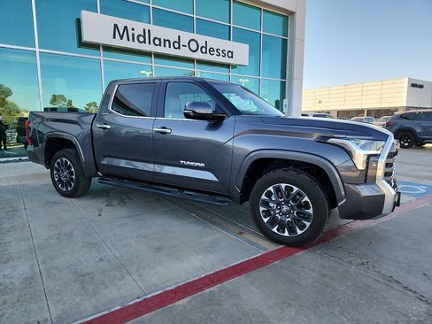 Used 2025 Toyota Tundra Limited w/ Power Package image 8