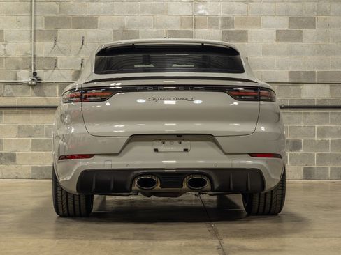 Used 2021 Porsche Cayenne Turbo S image 18