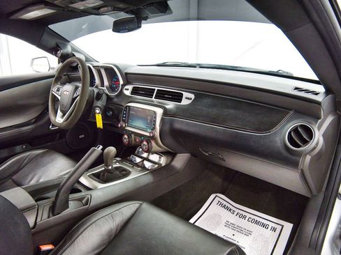 Used 2015 Chevrolet Camaro SS w/ SS Performance Package RWD image 14