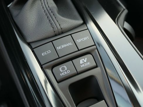 Used 2025 Toyota Camry SE image 20