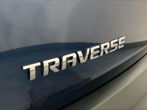 Used 2022 Chevrolet Traverse LS FWD image 8