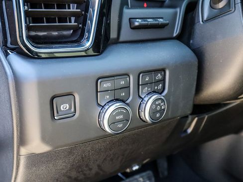 New 2026 GMC Sierra 3500 Denali w/ Denali Reserve Package AWD/4WD image 32