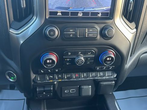 Used 2022 Chevrolet Silverado 1500 LTZ image 27