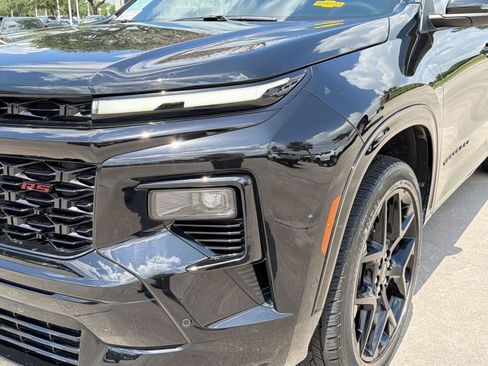 Used 2024 Chevrolet Traverse RS image 11